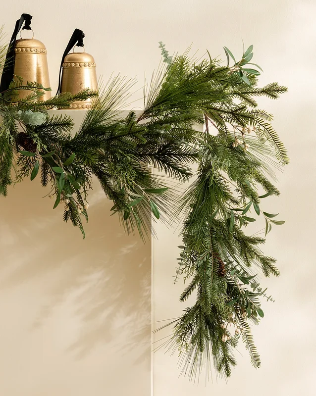 6′ Pinecone & Berries Faux Garland