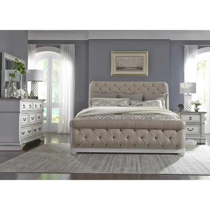 Abbey Park 4-Piece California Sleigh King Bedroom Group