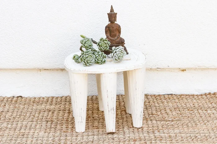 Aged Pearl White Nupe Stool (Trade)