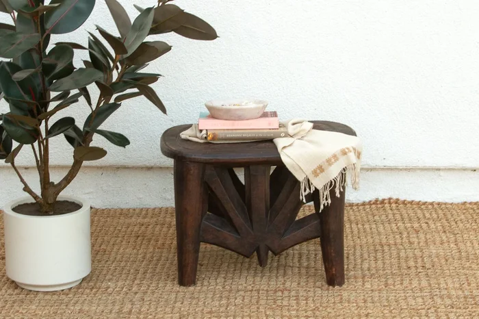 Antique Oval Shaped African Market Table (Trade)