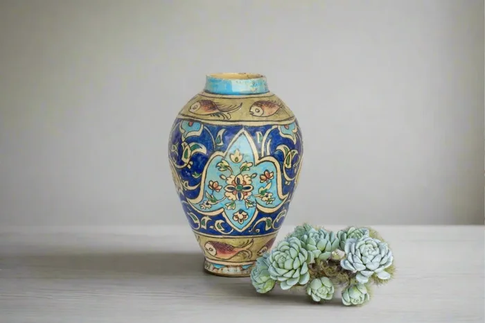 Beautiful Mughal Empire Painted Vase
