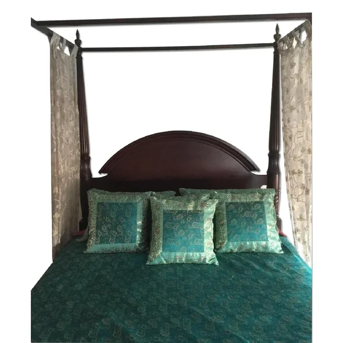 Four Poster Queen Size Bed